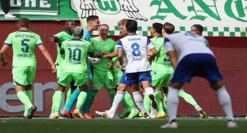 بمشاركة مرموش.. فولفسبورج يواصل نتائجه السلبية بالتعادل مع شالكه بالدوري الألماني